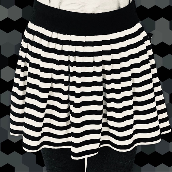 NWT Kate Spade “dive” striped pleated miniskirt - Picture 8 of 11